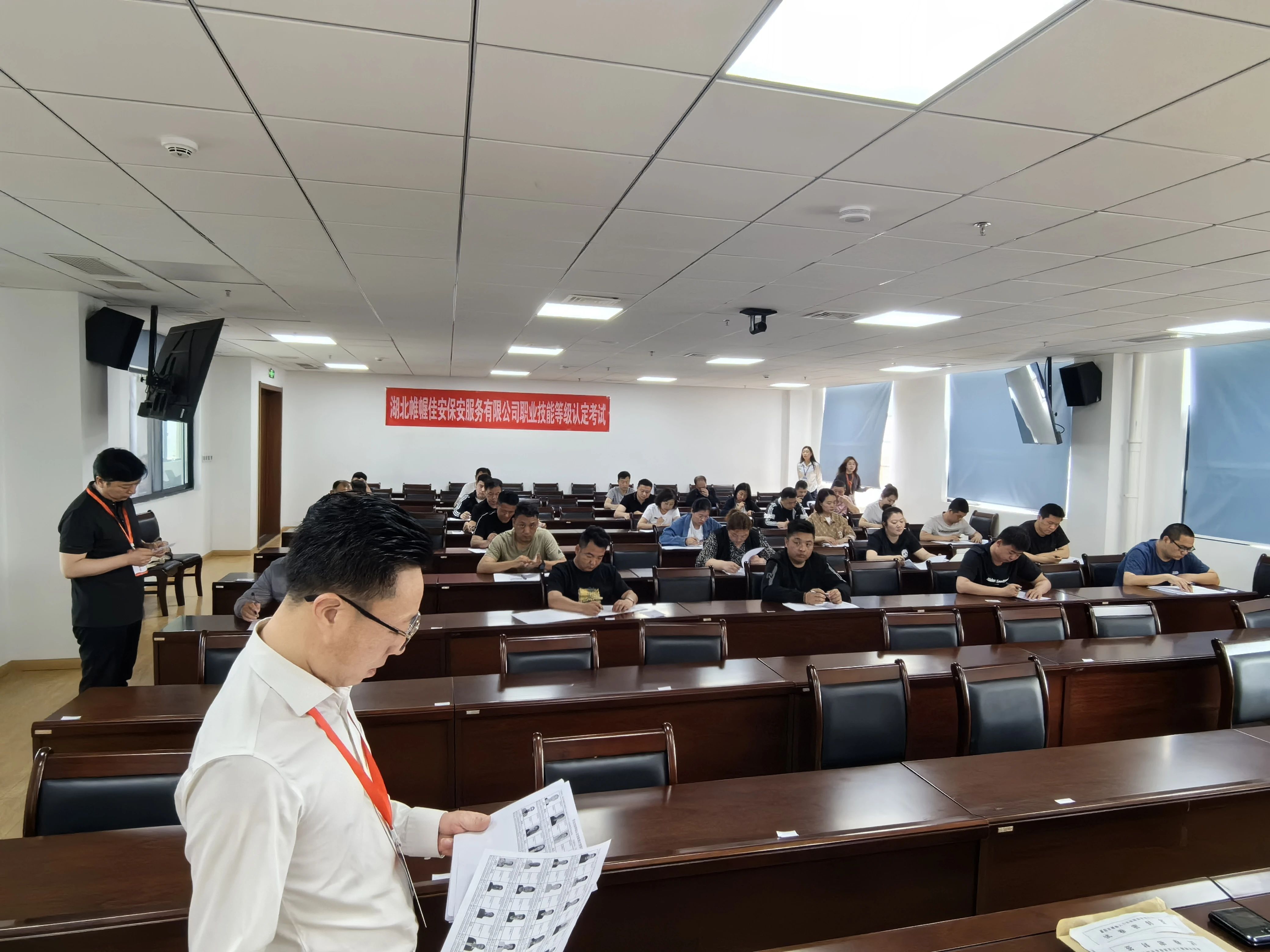 697ea2d2b14e775d464324a37b69417d 697ea2d2b14e775d464324a37b69417d