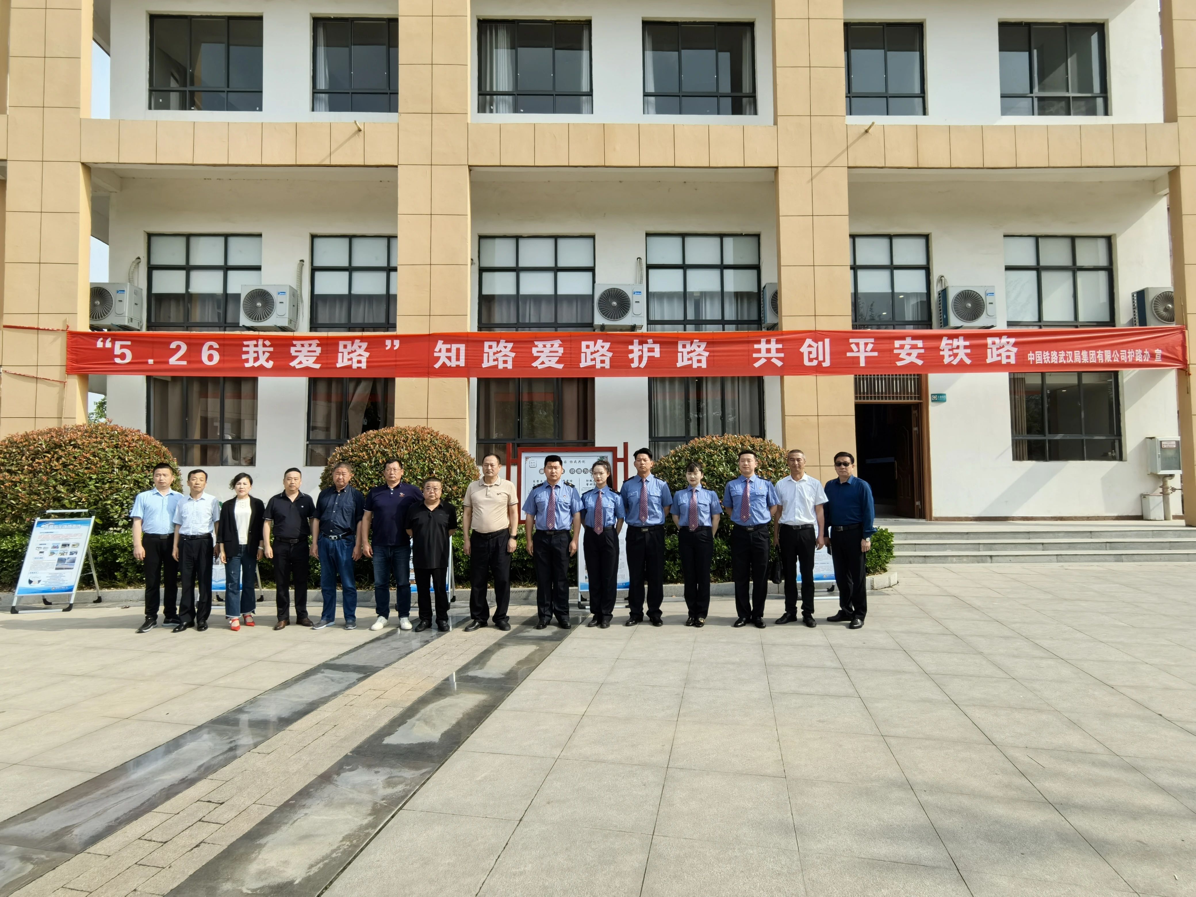 126ce1f452ee2bd94f84f5dc5a4578af 126ce1f452ee2bd94f84f5dc5a4578af